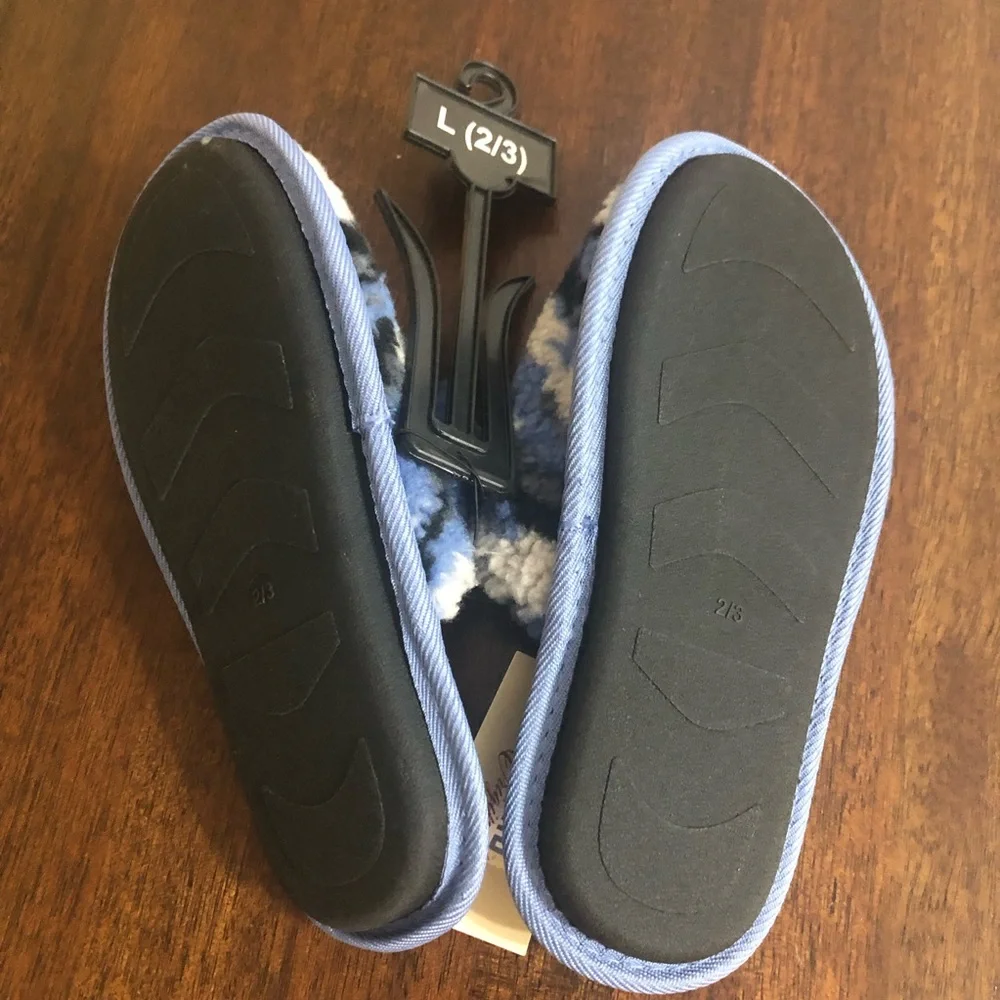 Boy’s Camo blue scuff slip in faux fur cushion comfort footed slipper.Size L2/3